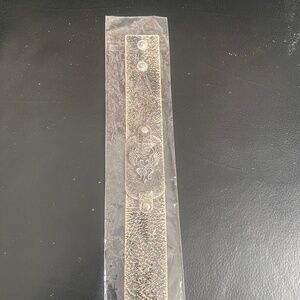 Roar 90s Vintage Leather Bracelet  Sz Adjustable .